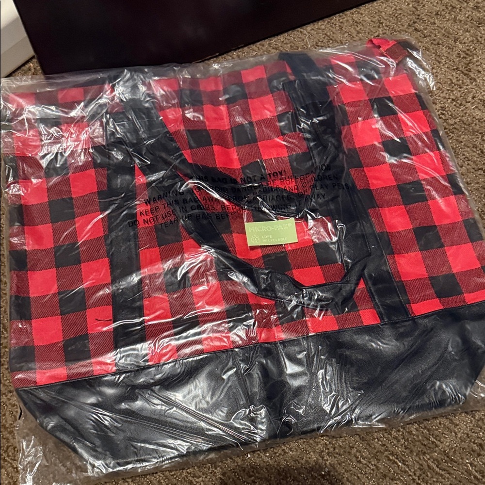 NWT Red & Black Buffalo Plaid Tote Bag with Black Trim with “K” - Picture 5 of 8